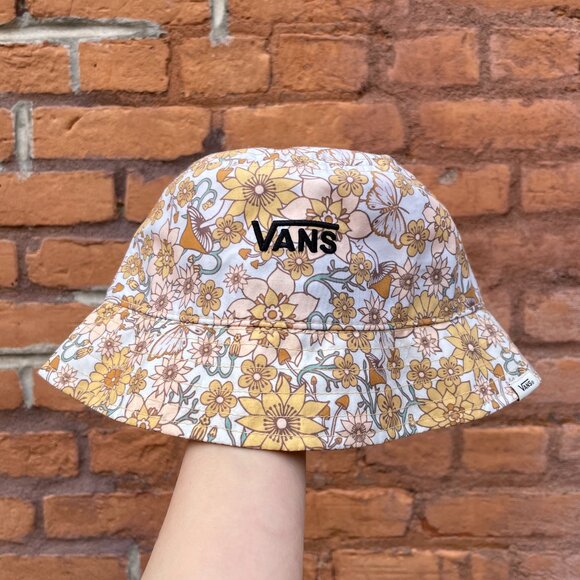 Vans Accessories - [SOLD on Curtsy] Vans Floral Mushroom 70s Print Bucket Hat Size Small/Medium